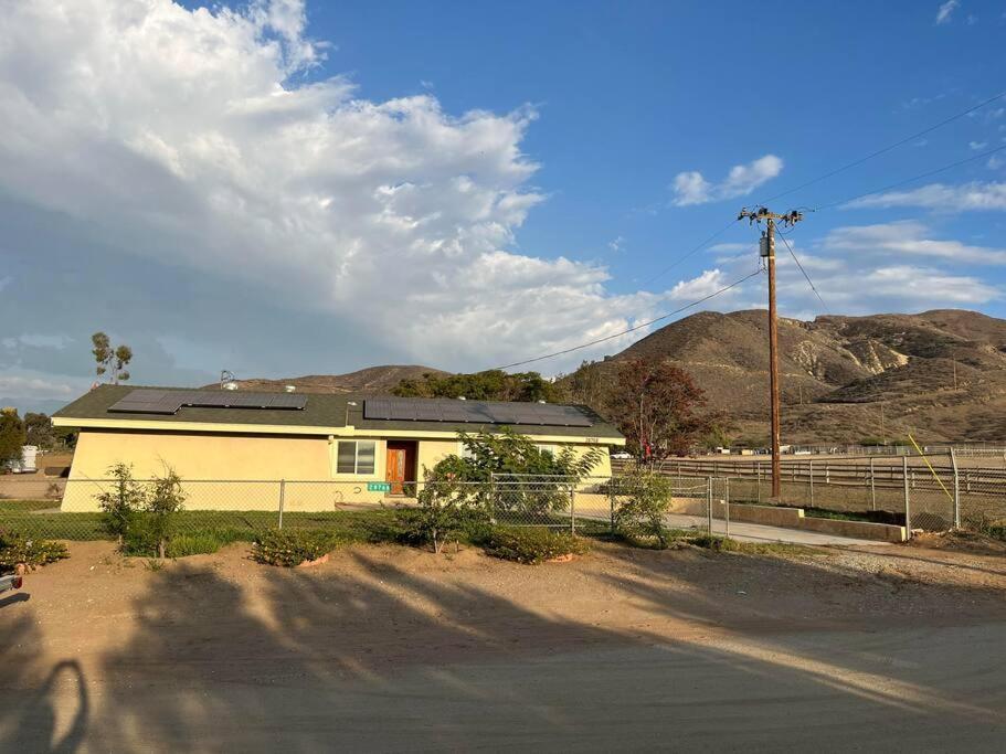 Peaceful & Cozy 3 Bedroom Ranch-Home W/Fireplace Hemet Exterior photo